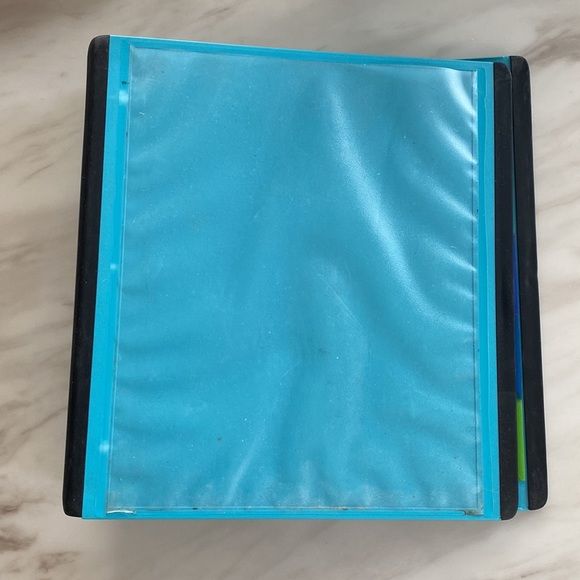 4 Staples Binders - Picture 4 of 5